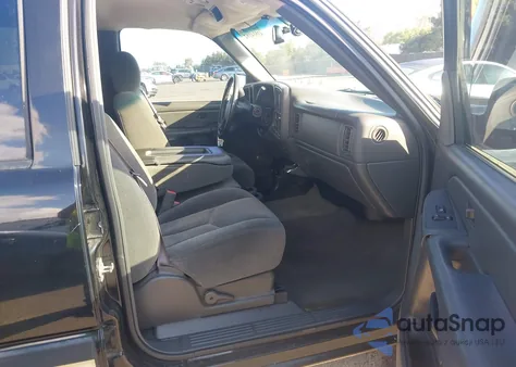 2005 Chevrolet Silverado 1500 Ls z USA, uszkodzony, nr VIN 2GCEC13T151212801